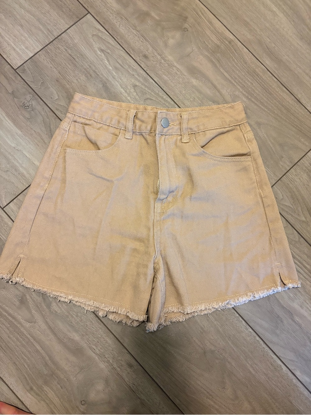 Women’s High-Rise Frayed Hem corduroy shorts